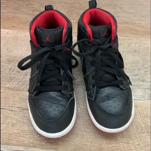 Nike gym Retro Black snakeskin!! Kids 10c